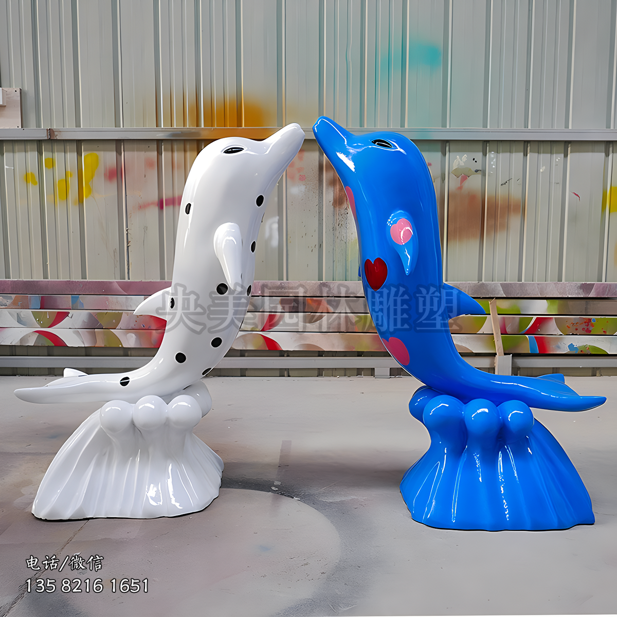 玻璃鋼彩繪海豚雕塑