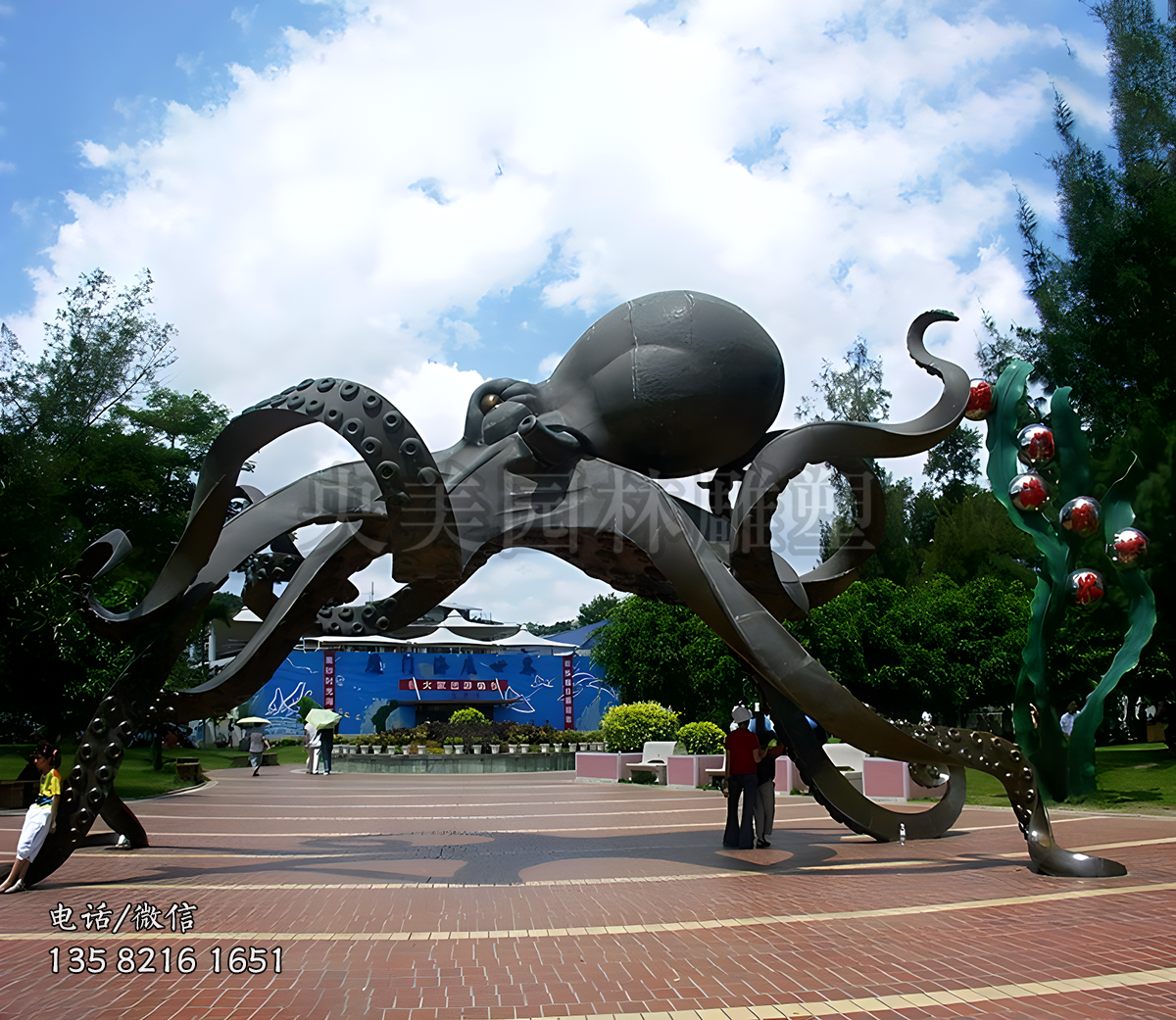 不銹鋼張牙舞爪的章魚雕塑