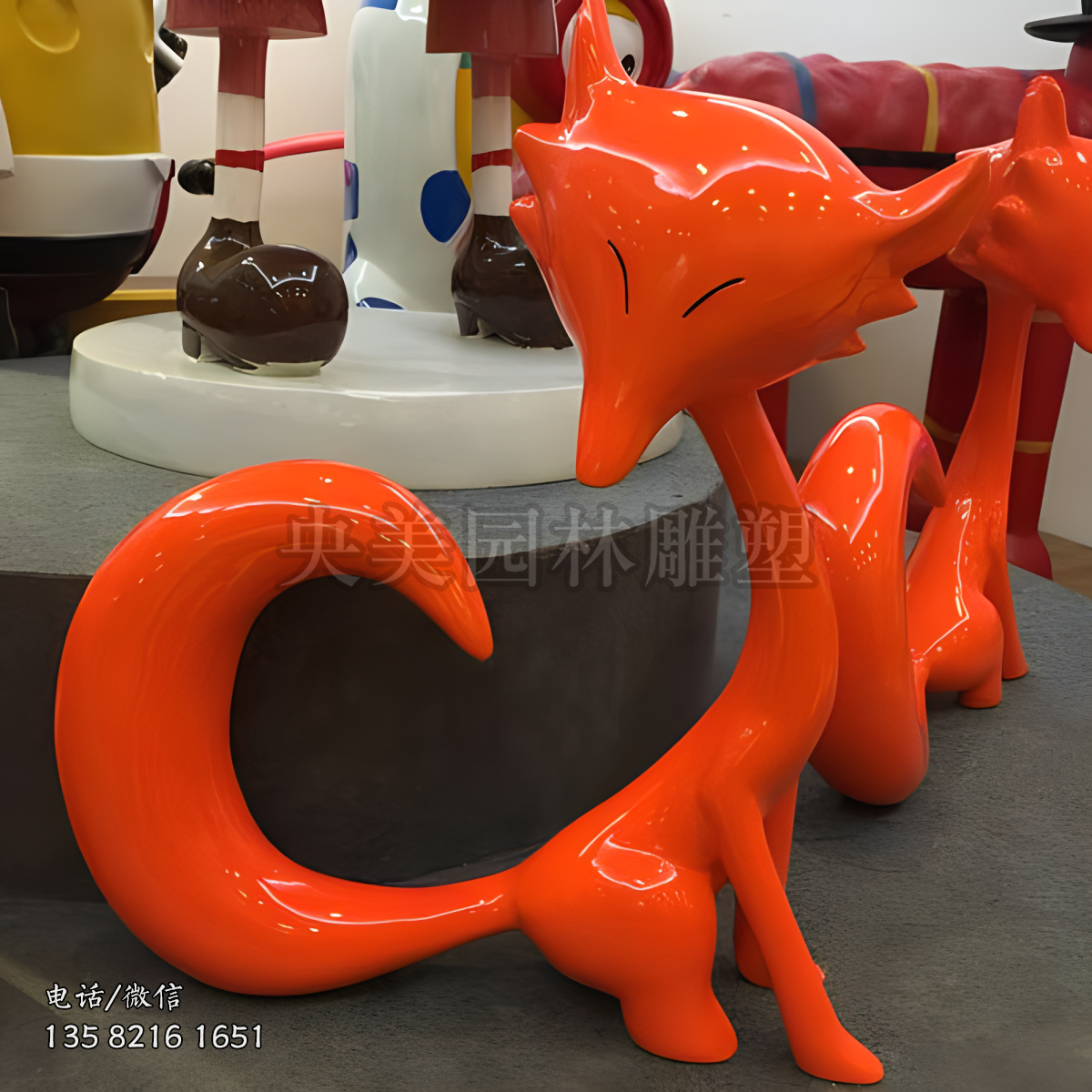 超級(jí)可愛的狐貍造型抽象雕塑