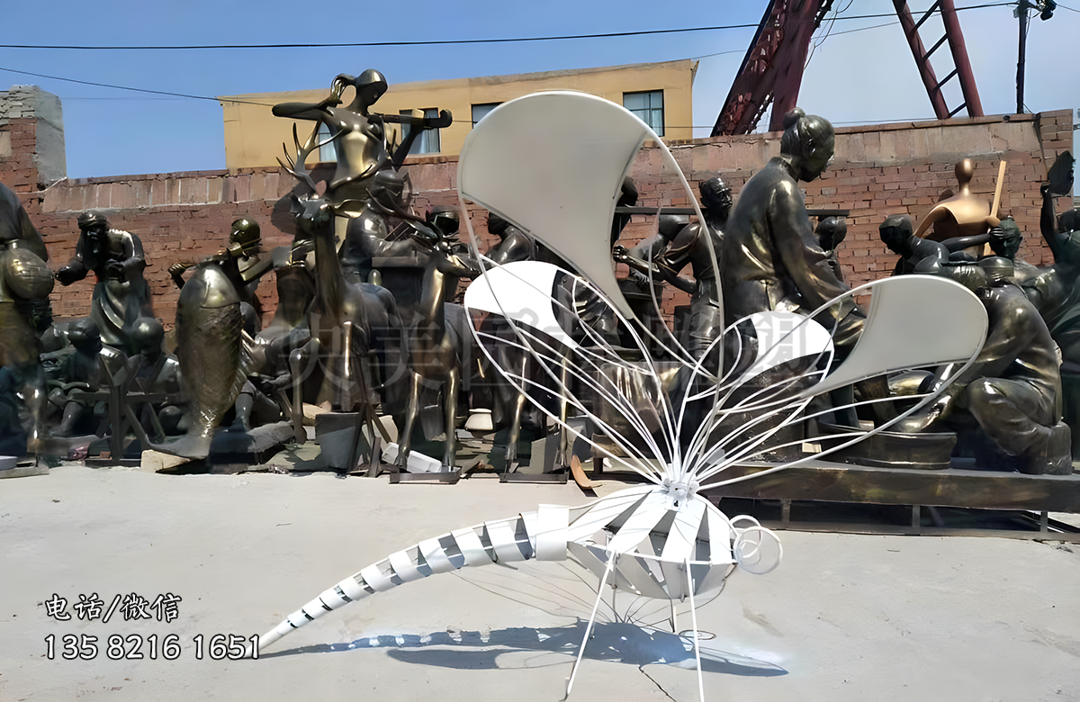 抽象鏤空蜻蜓雕塑