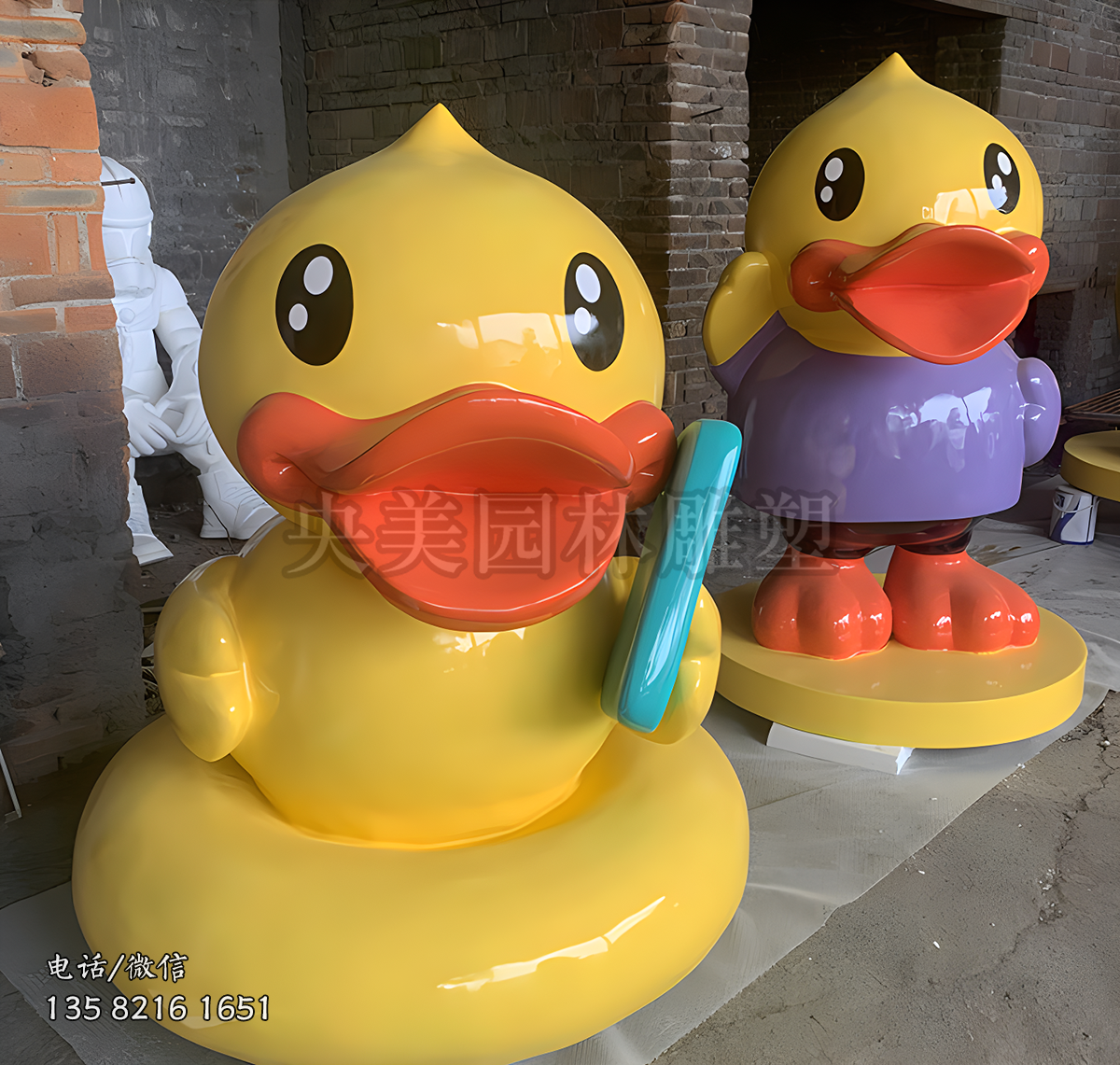 玻璃鋼小黃鴨雕塑擺件