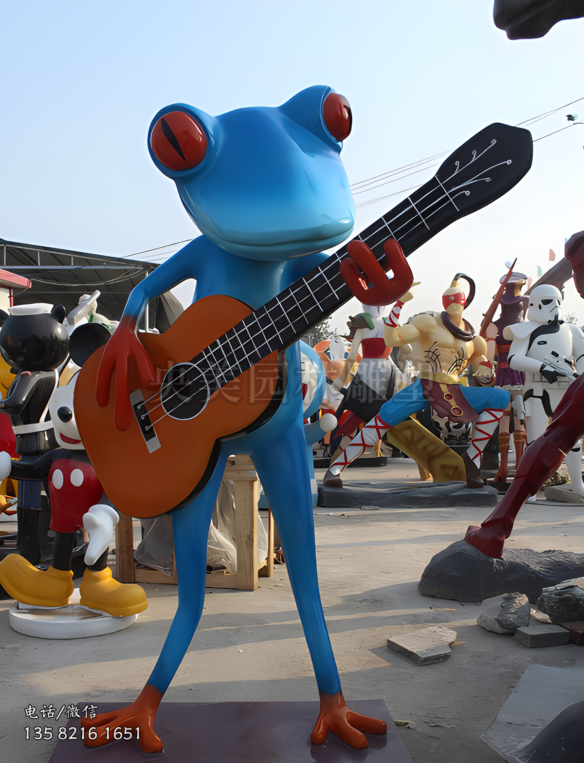 玻璃鋼彈吉他的青蛙雕塑