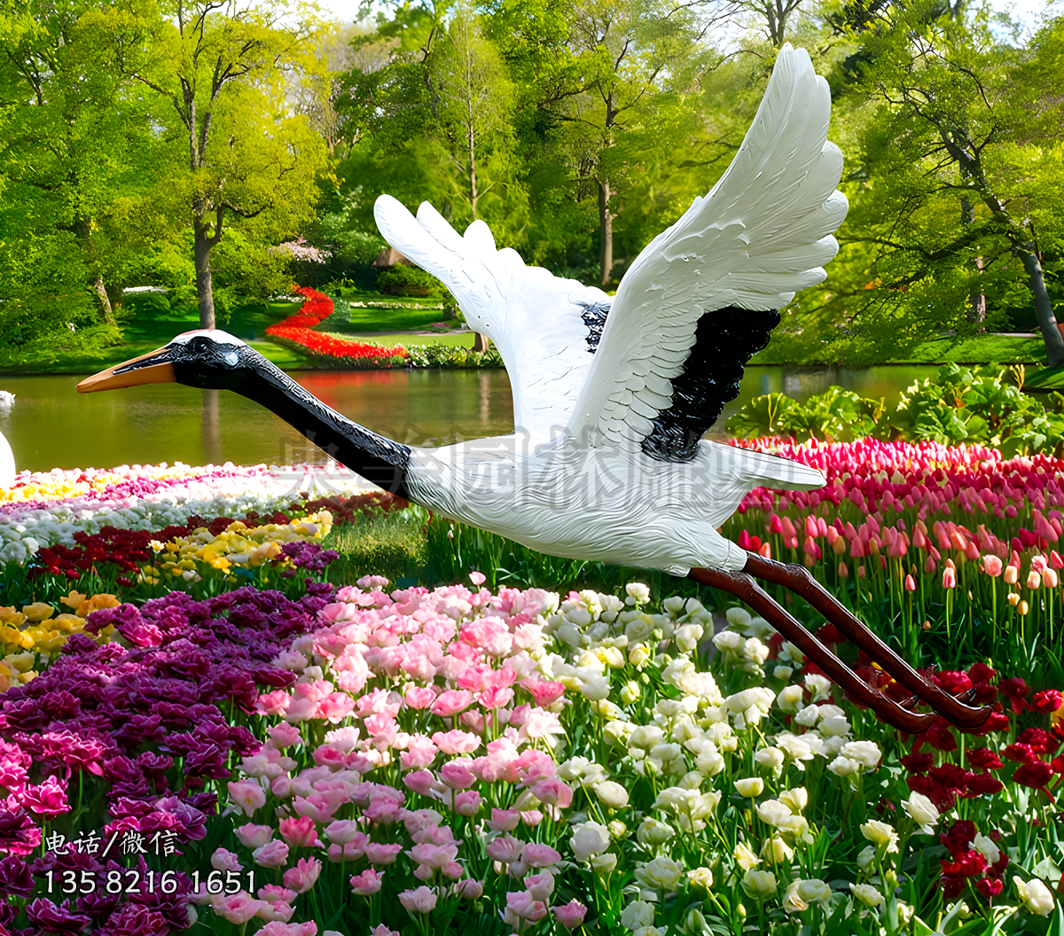 飛翔的玻璃鋼仿真仙鶴雕塑
