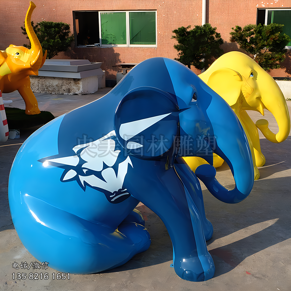 玻璃鋼彩繪藍色大象雕塑