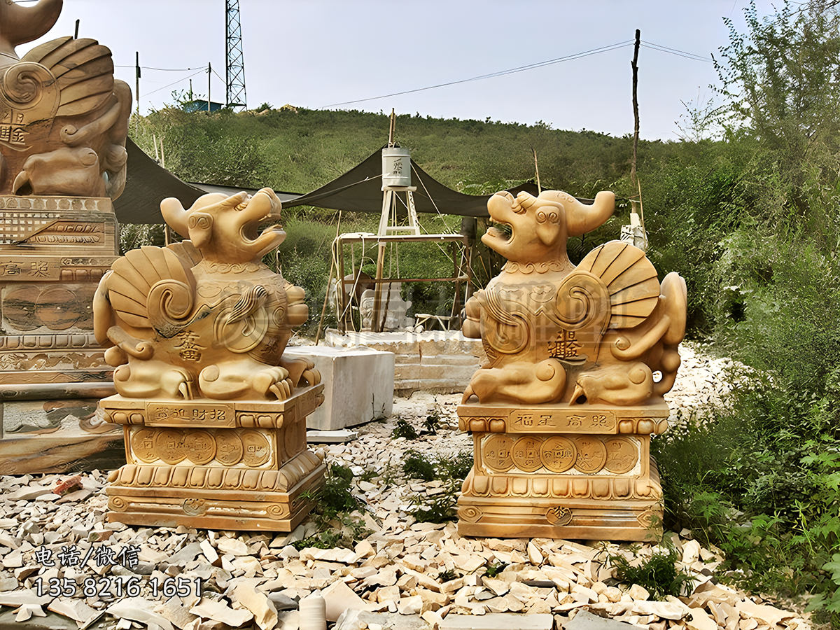 黃蠟石貔貅石雕