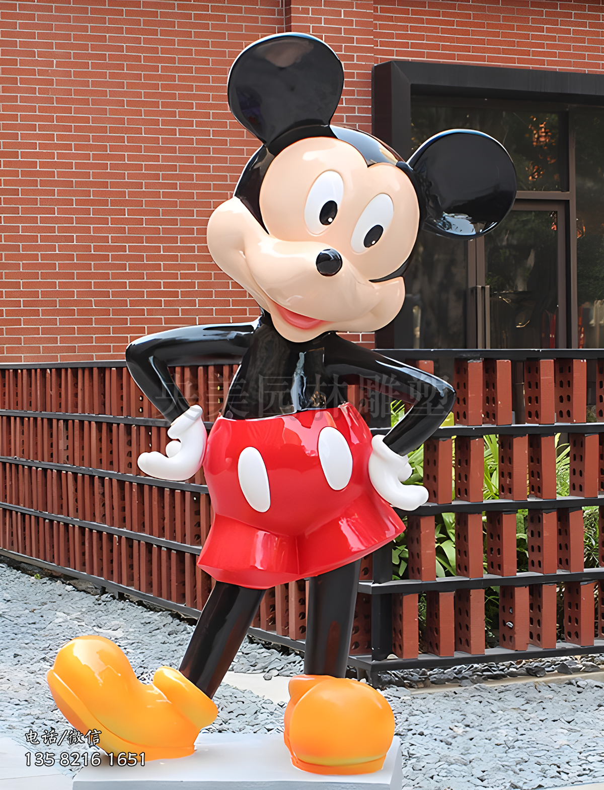 卡通米老鼠雕塑