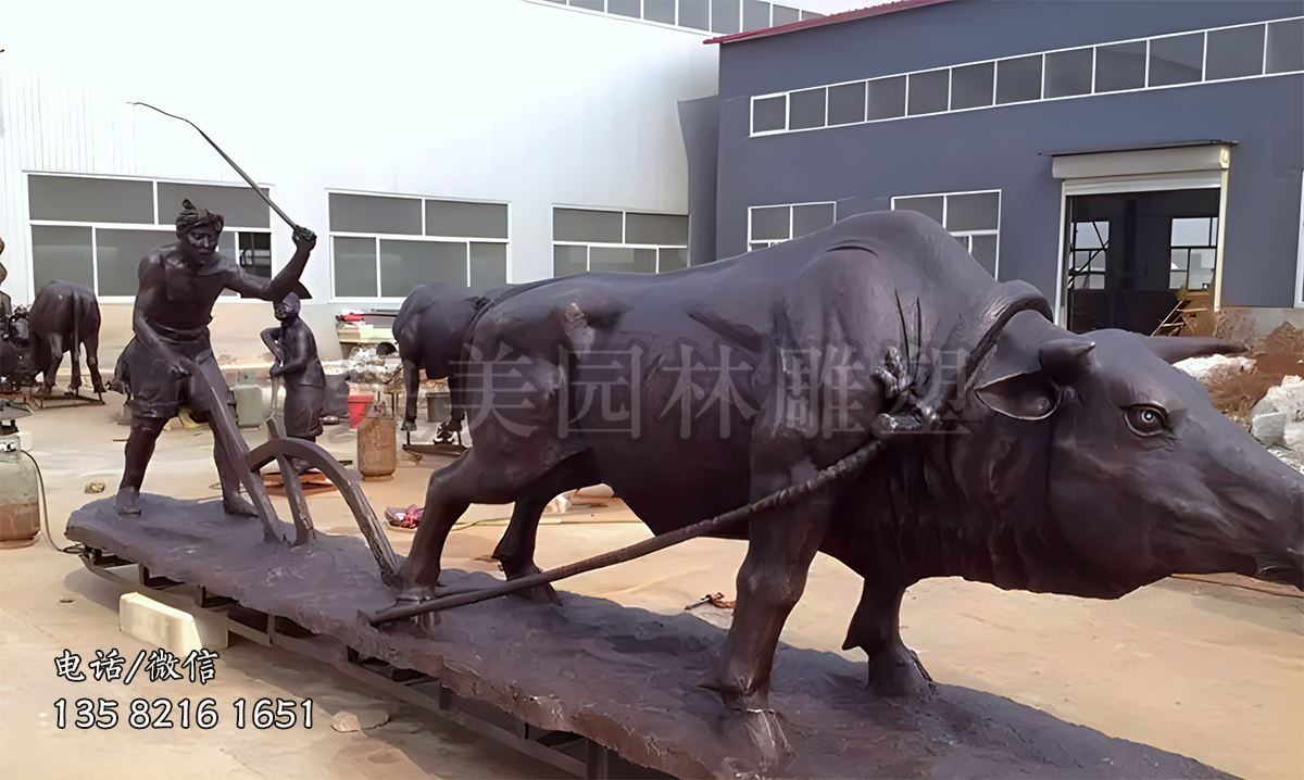 耕地牛鑄銅雕塑