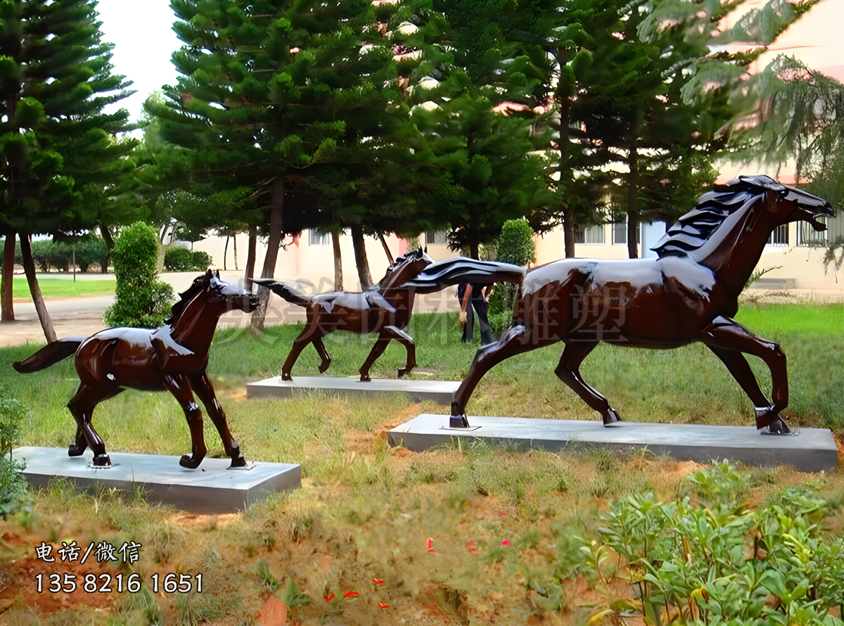 玻璃鋼仿銅奔馬群雕塑