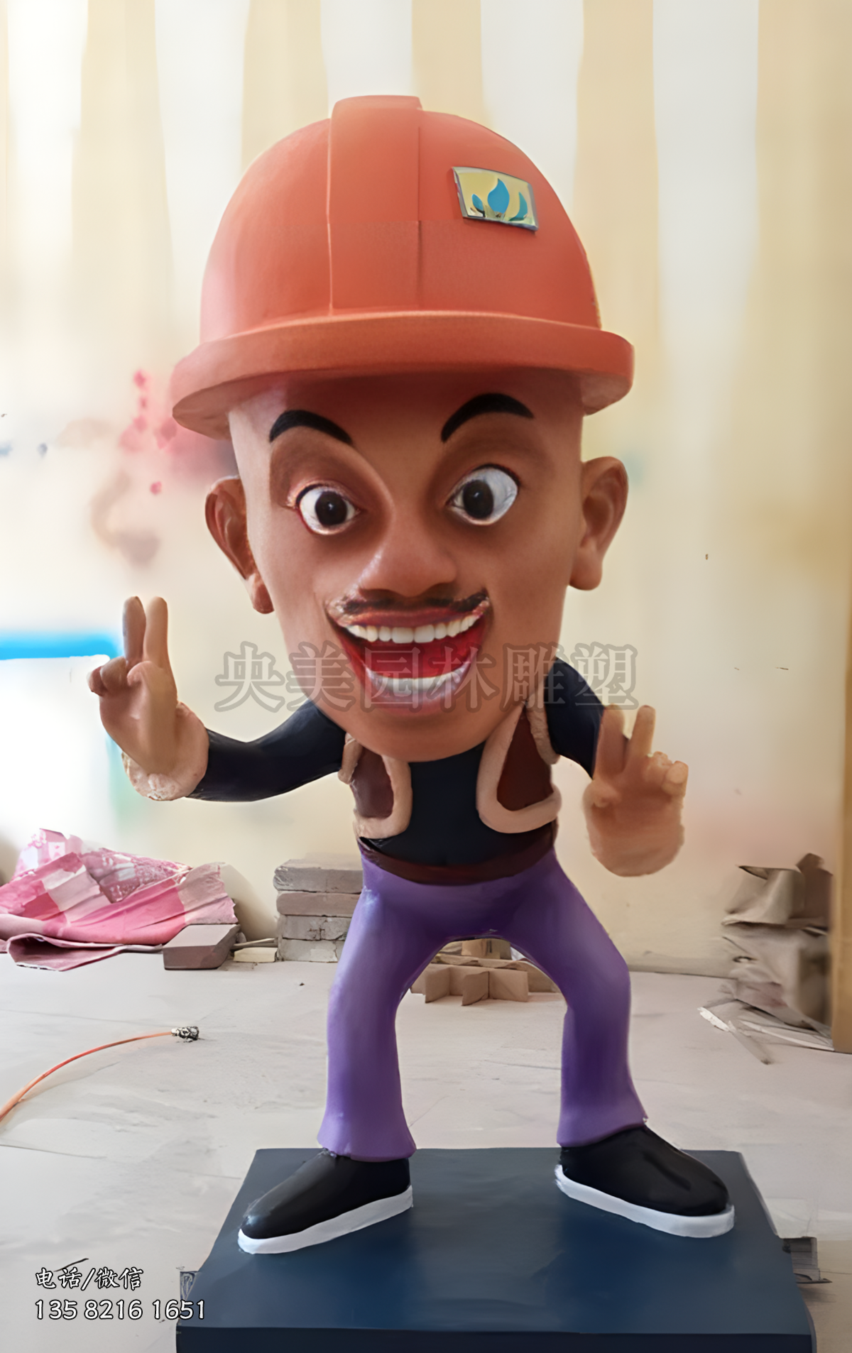 玻璃鋼彩繪光頭強(qiáng)雕塑