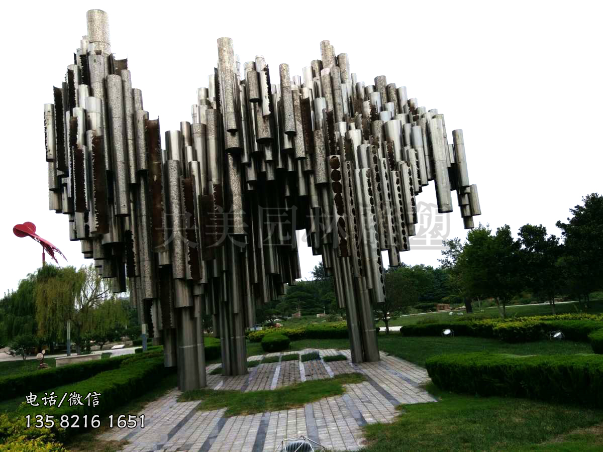 無數根笛子組成的不銹鋼景觀造型雕塑