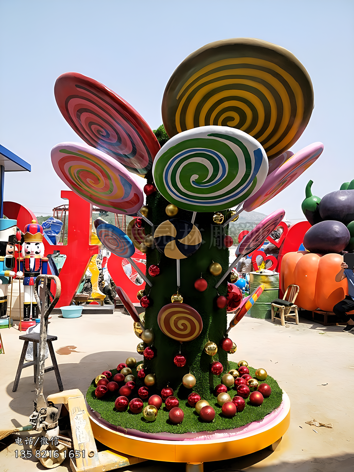 插滿棒棒糖的商場美陳裝飾樹