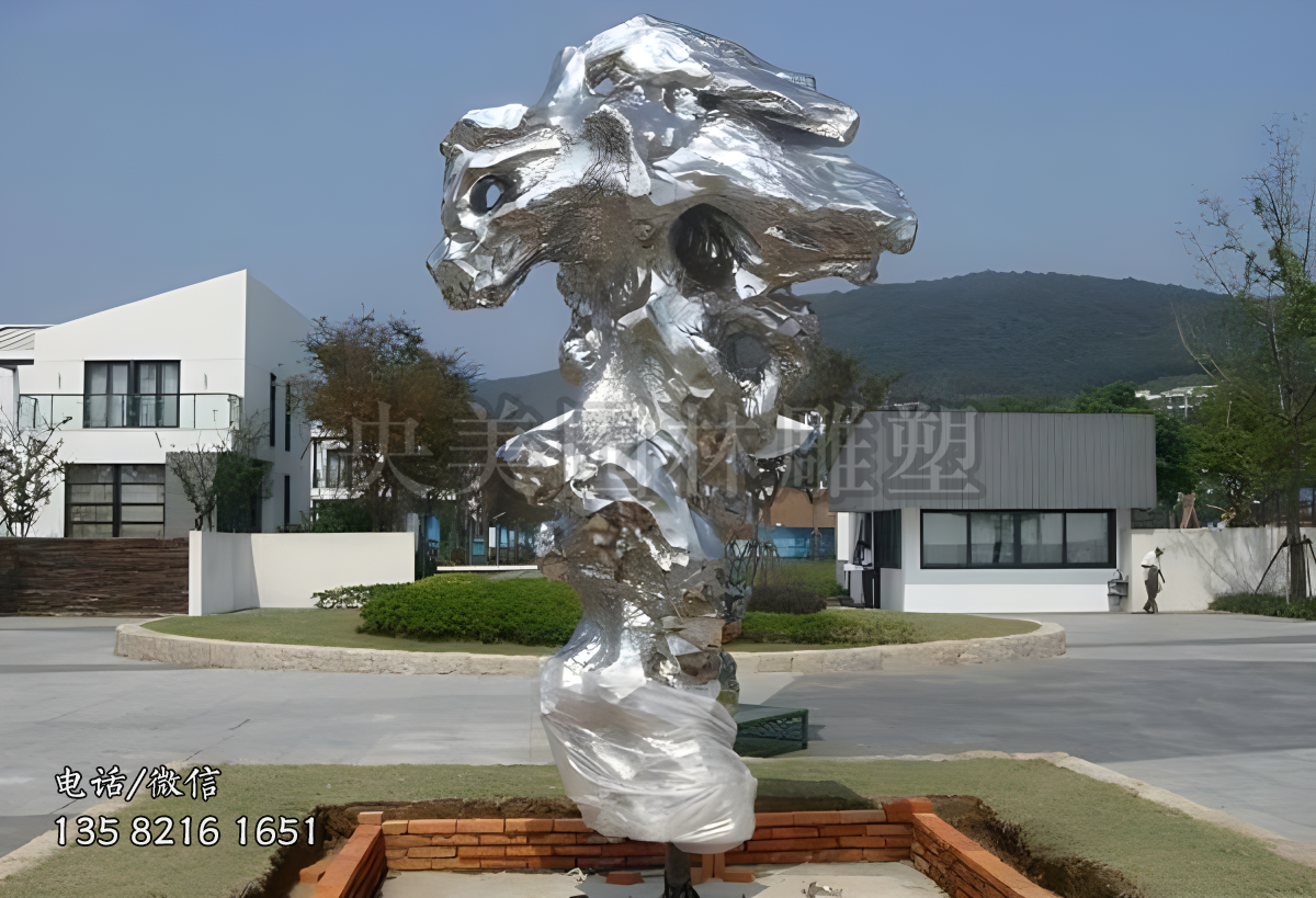 創(chuàng)意不銹鋼太湖石景觀雕塑