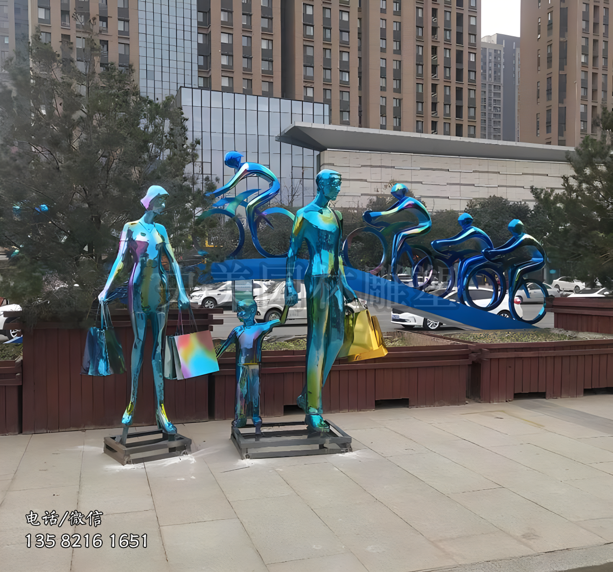 不銹鋼噴鍍購物人物（一家三口）雕塑