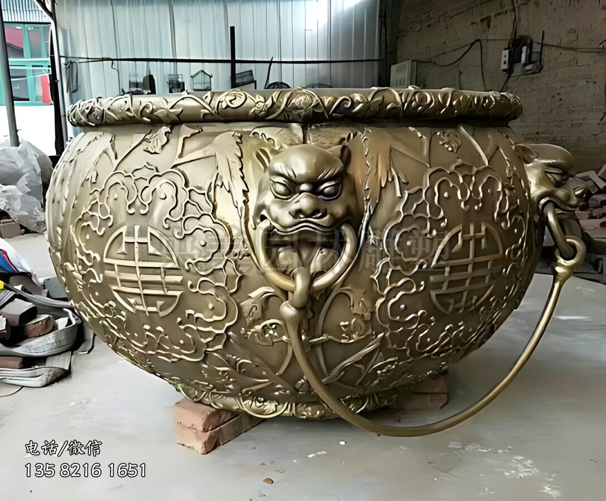 中國(guó)傳統(tǒng)銅雕聚寶盆